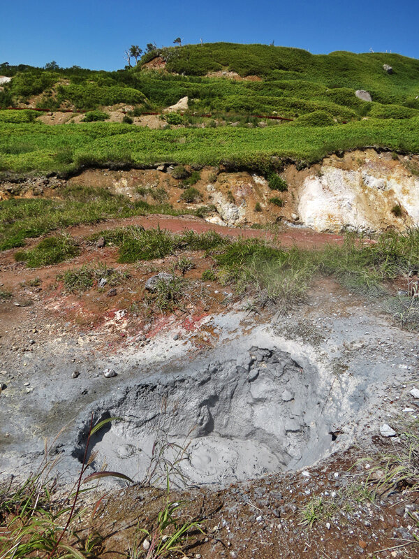 Река кипящая итуруп. Термальные источники остров итуруп. Вулкан барановского итуруп. Баранский итуруп. Баранский итуруп.