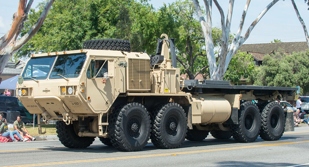 Oshkosh - американский грузовик