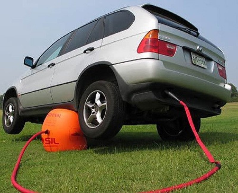 От выхлопной трубы