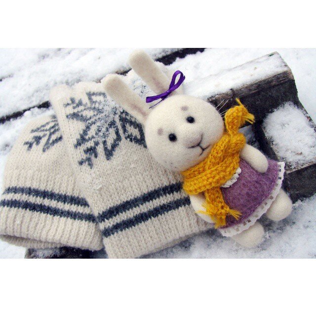 Зайка-попрыгайка)))