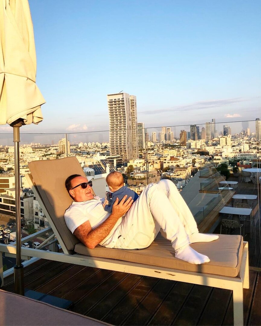 Рушель Блаво с Александром Блаво на закате!