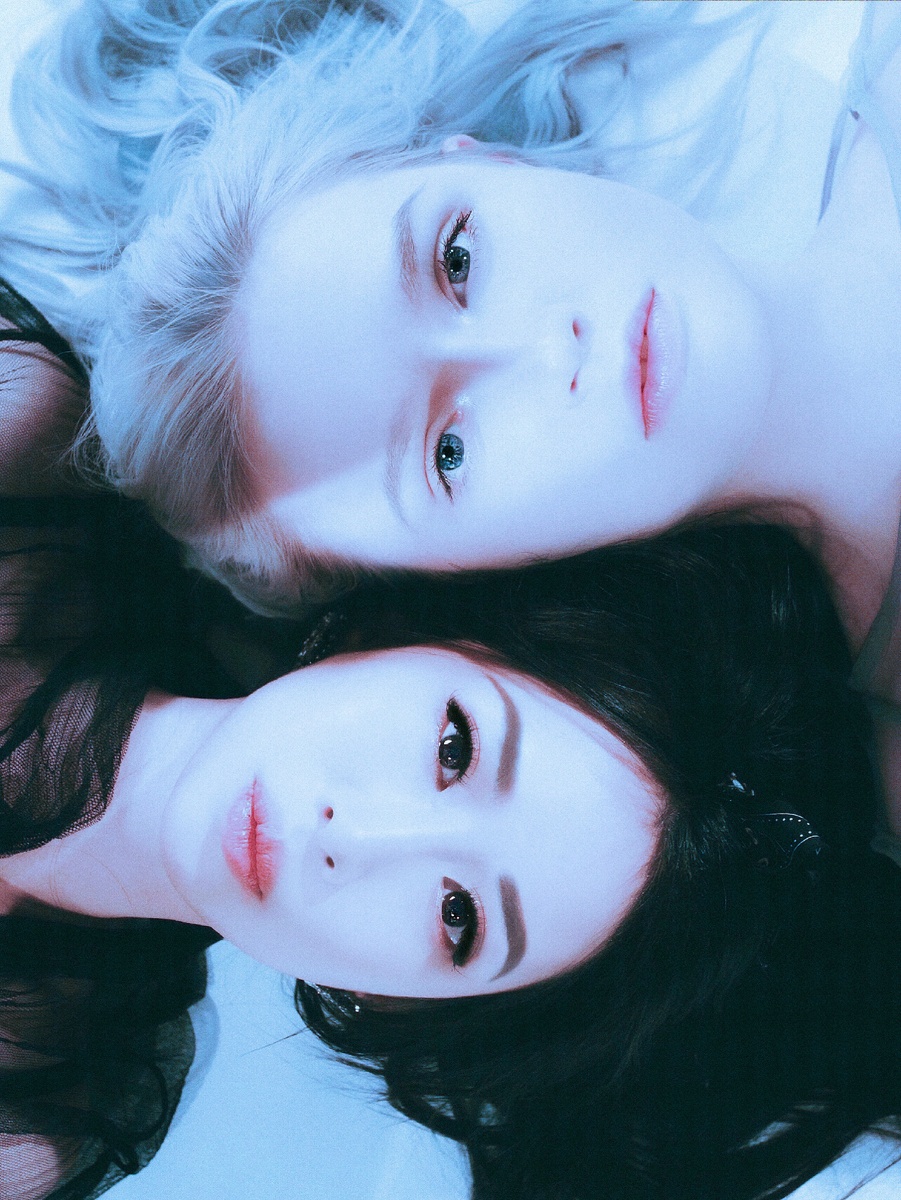 Кстати, я - Арт-фотограф и автор данной работы!