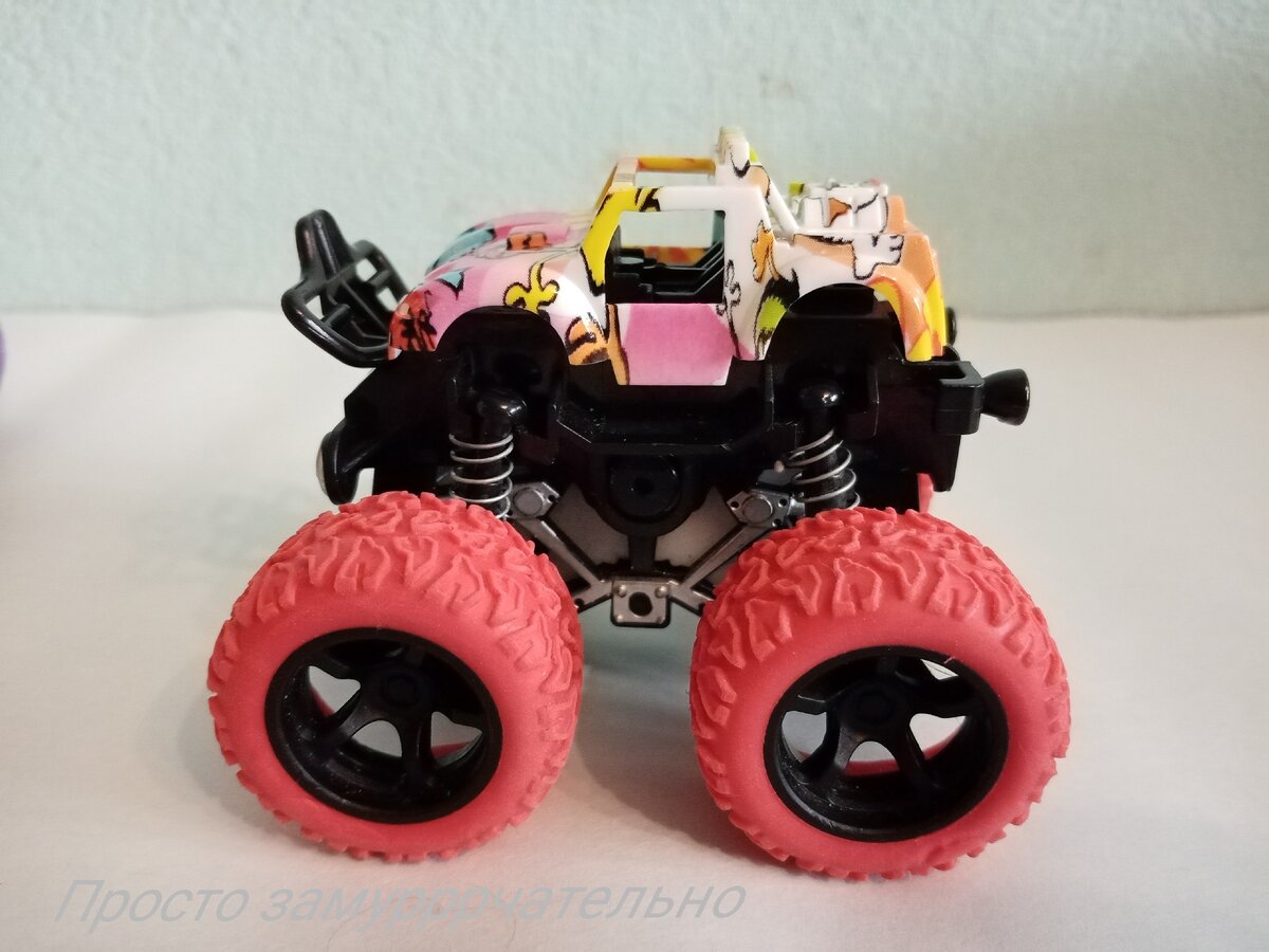 машинка из магазина "Светофор"