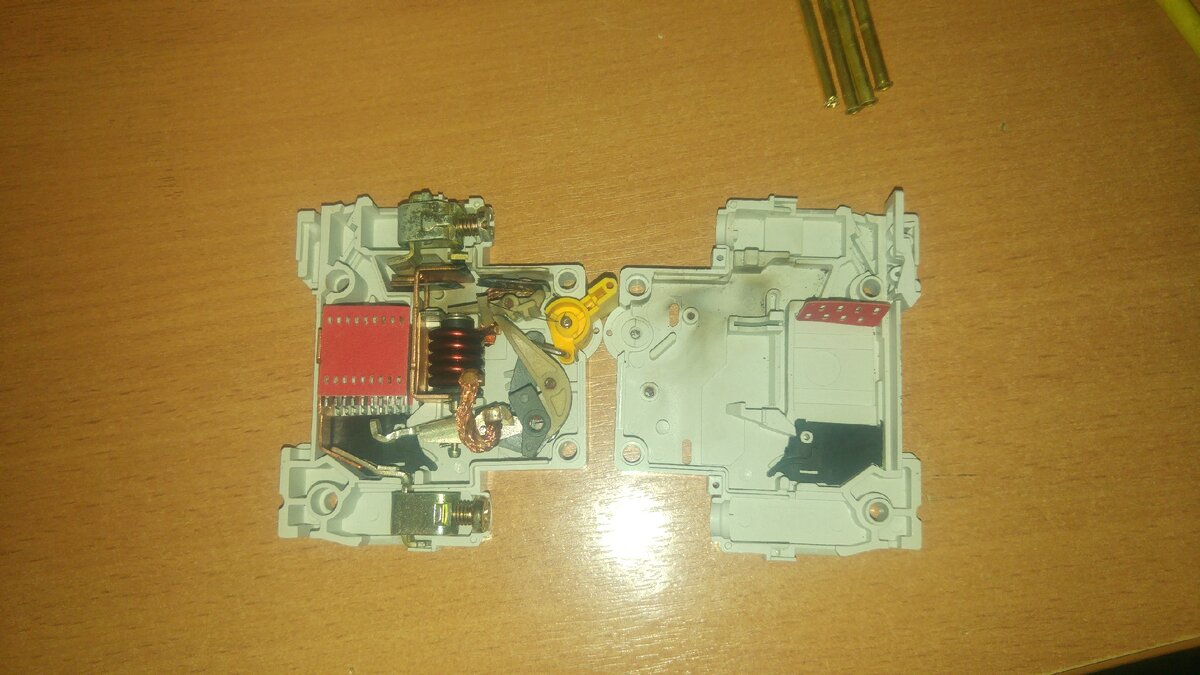 а вот и внутренности