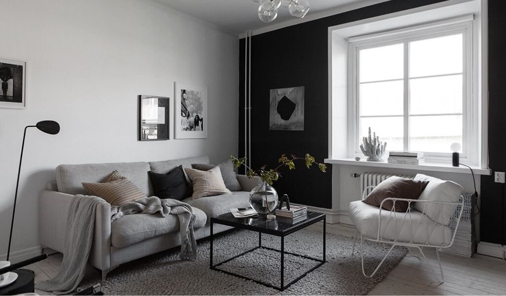 Бело-серо-черный интерьер