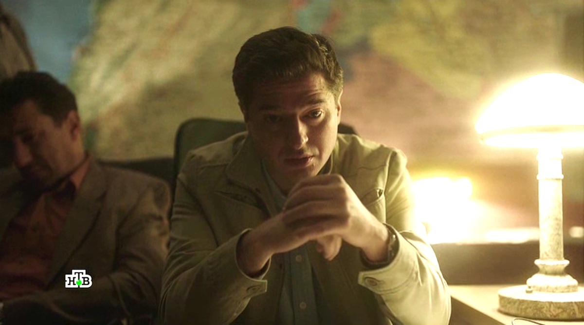 Играет Дмитрия Чайкина Иван Стебунов.