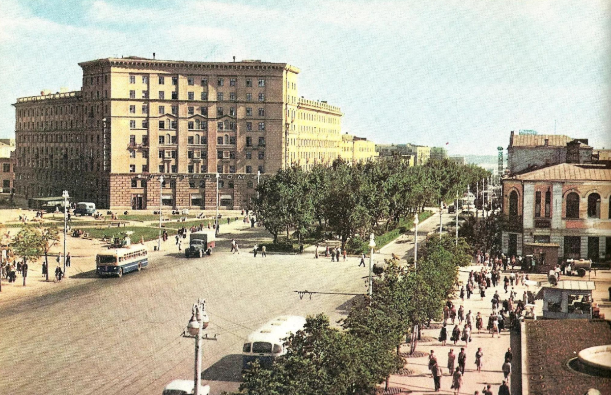 Под строкой. Новосибирск красный проспект 1960. Новосибирск красный проспект 1965. Новосибирск в 70-е годы. Красный проспект Новосибирск 1950.