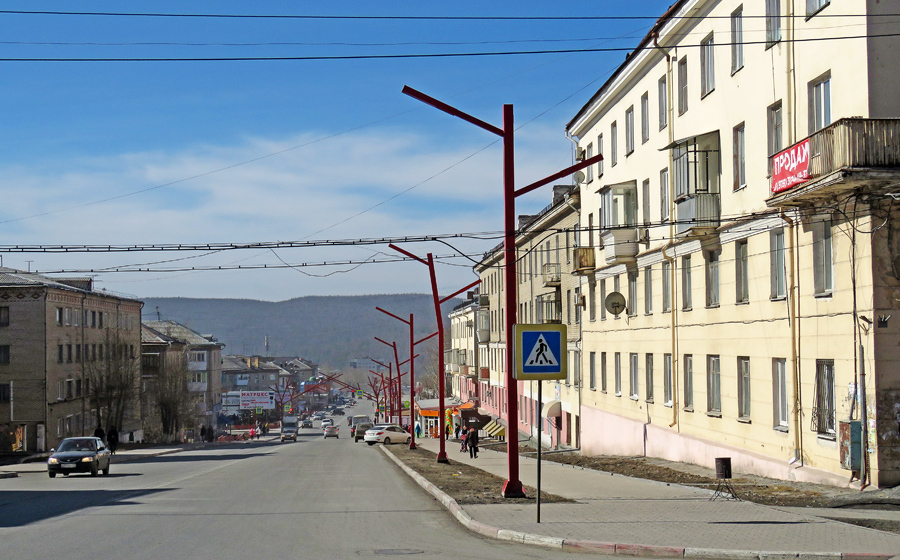 Город сатка западный. Город Сатка улица Пролетарская. Сатка улица Солнечная. Сатка Главная улица. Сатка город Западный.