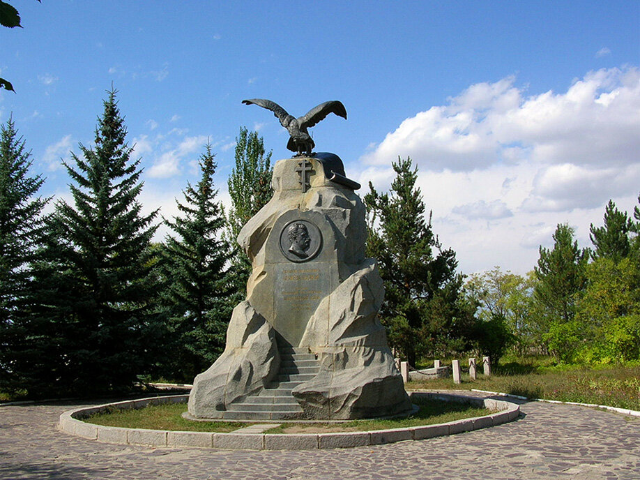 Памятник Николаю Михайловичу Пржевальскому