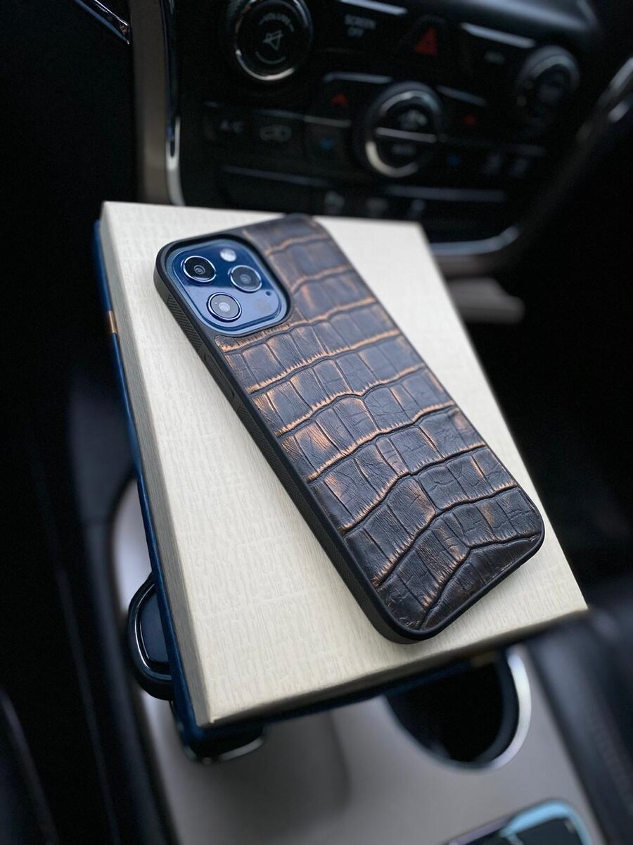 Противоударный кожаный чехол из чёрно-золотой кожи Mobcase 1318 для iPhone 12 Pro