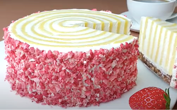 Эксперимент на вашей кухне: Футуристичный ванильный торт без муки, подсмотренный на кулинарном конкурсе