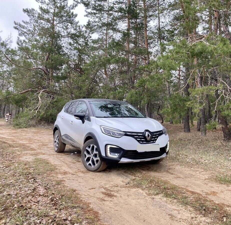 Продажи рестайлинговой версии Renault Kaptur стартовали в России весной 2020 года, если сравнить дорестайлинговую версию Kaptur и рестайлинговую внешне изменения практически не заметны, а вот по...