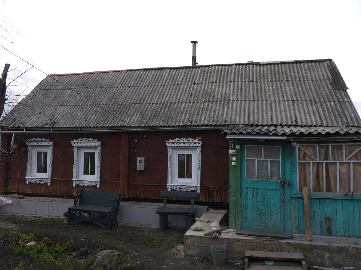 Фото: старый дом из современного бетона в Болгарии