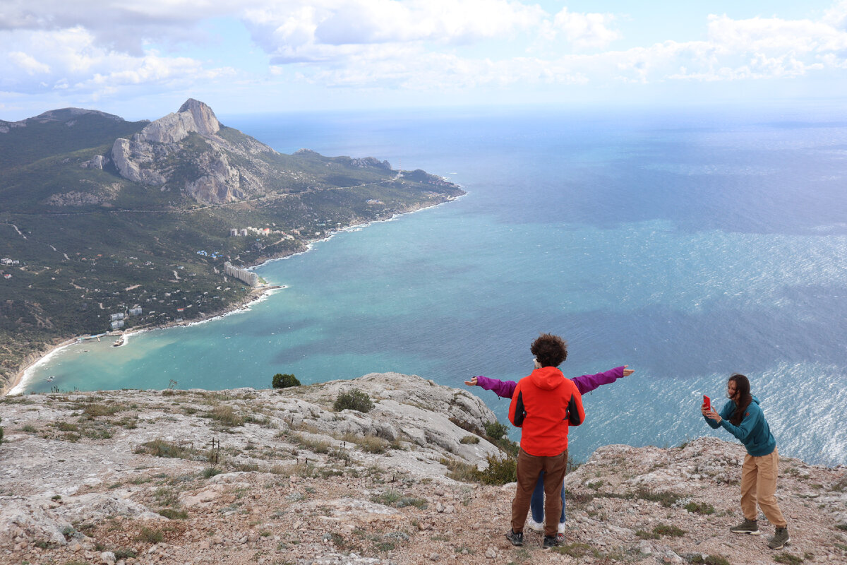 Вид на бухту Ласпи с мыса Айя 