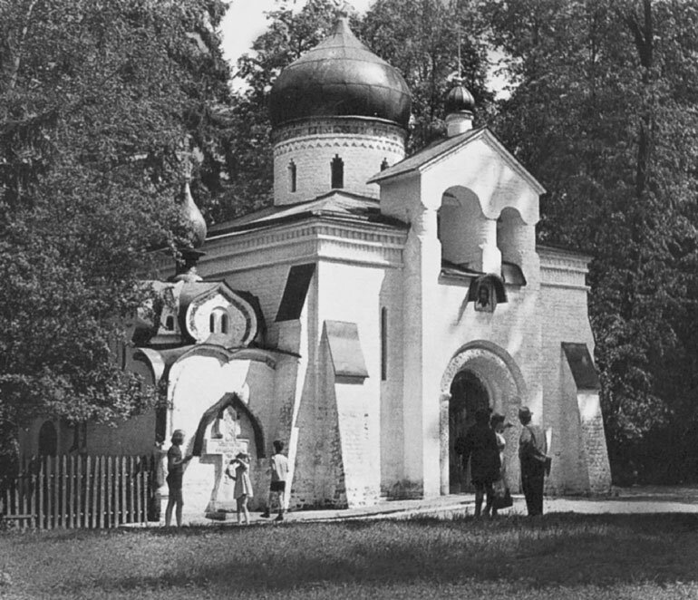 Храм-усыпальница на территории усадьбы Абрамцево. Фото из архивов музея-усадьбы "Абрамцево"