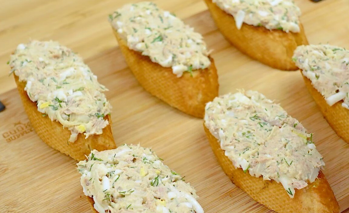 Закуска из консервированного тунца