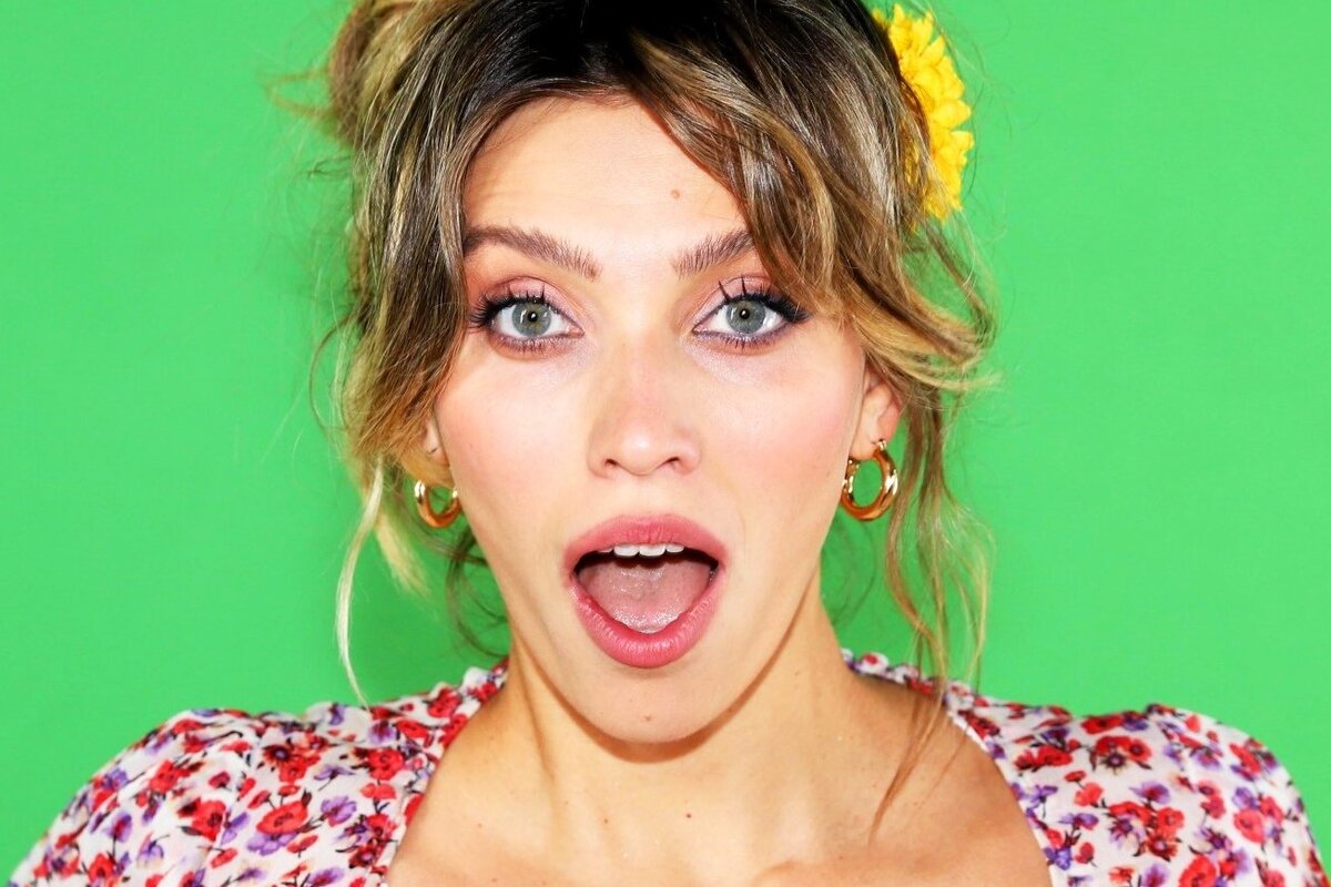     Регина Тодоренко проиграла суд за 8 миллионов рублей писательнице Дарье Мишиной