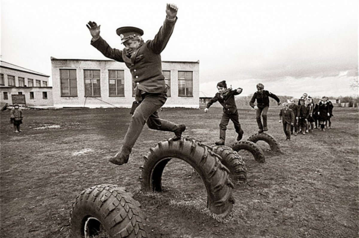    В советское время НВП школьникам преподавали офицеры. Кто этим займётся в новом учебном году, пока не ясно.