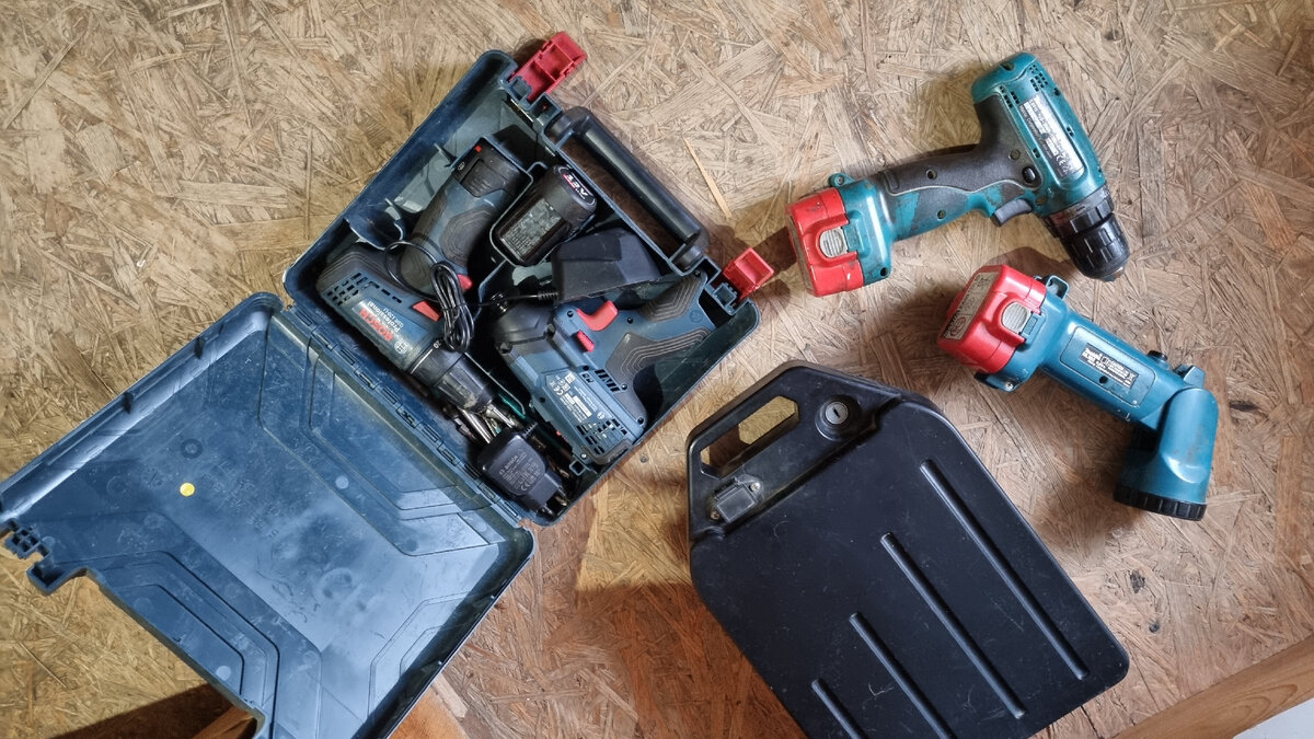 Часть нашего аккумуляторного инструмента.