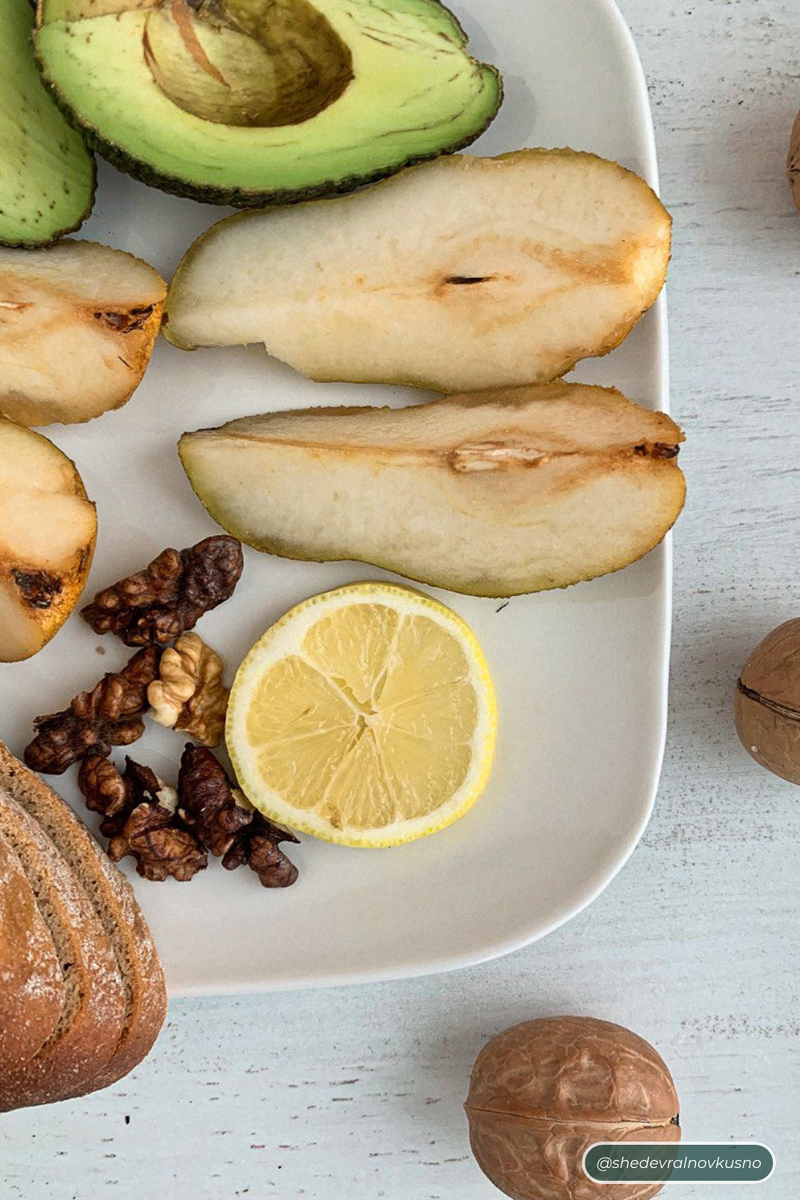 Бутерброд с авокадо и грушей. Шедеврально вкусно!