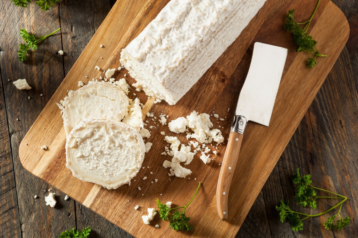 Raw white. Сыр козий Goat Cheese. Козий сыр Тулум. Мусс из козьего сыра. Эспума из козьего сыра.