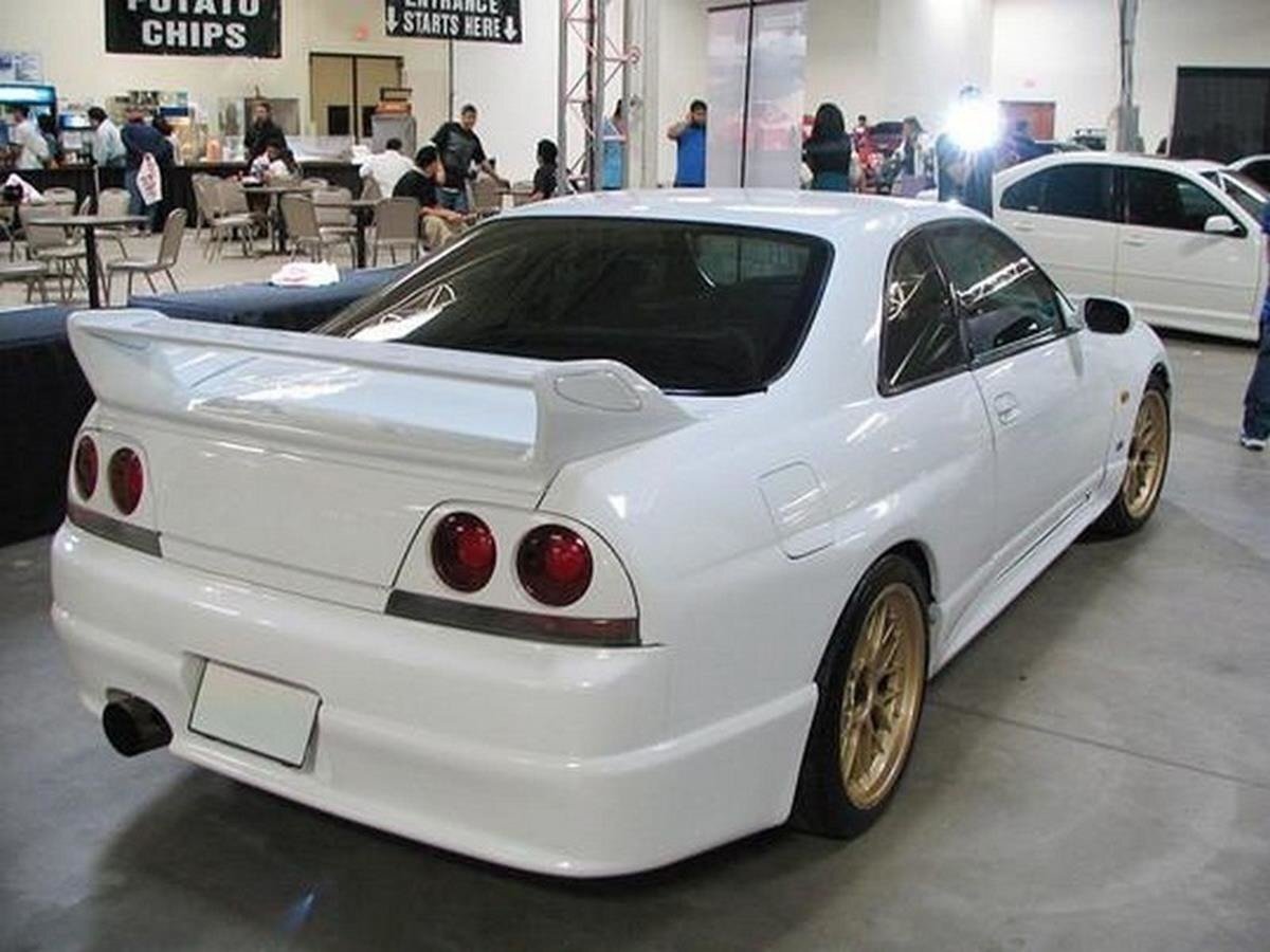 Nissan Skyline (r33) 
