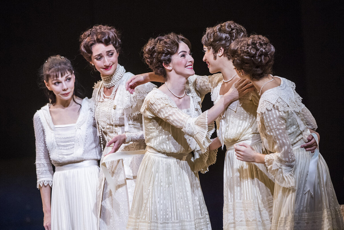 Сцена из балета "Анастасия" / The Royal Ballet © 2016 ROH. Photograph by Tristram Kenton