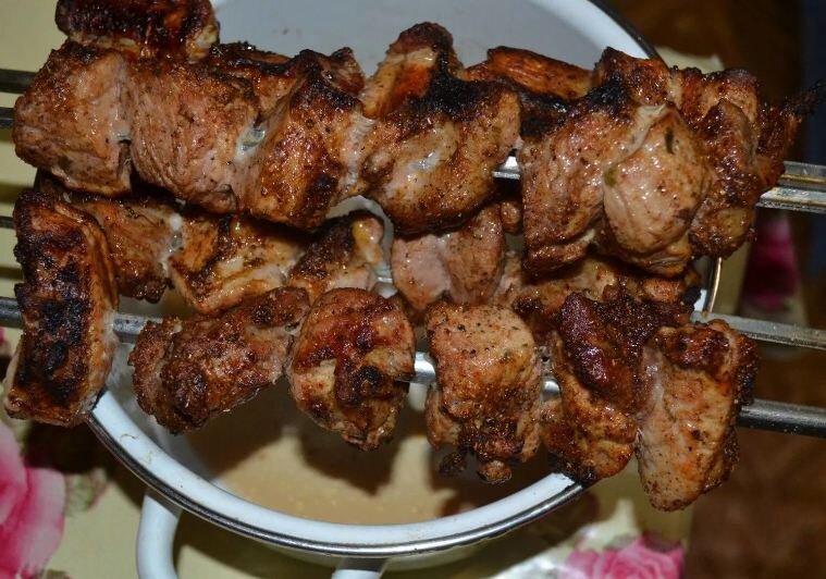 Шашлык: кавказские маринады для сочного мяса на мангале