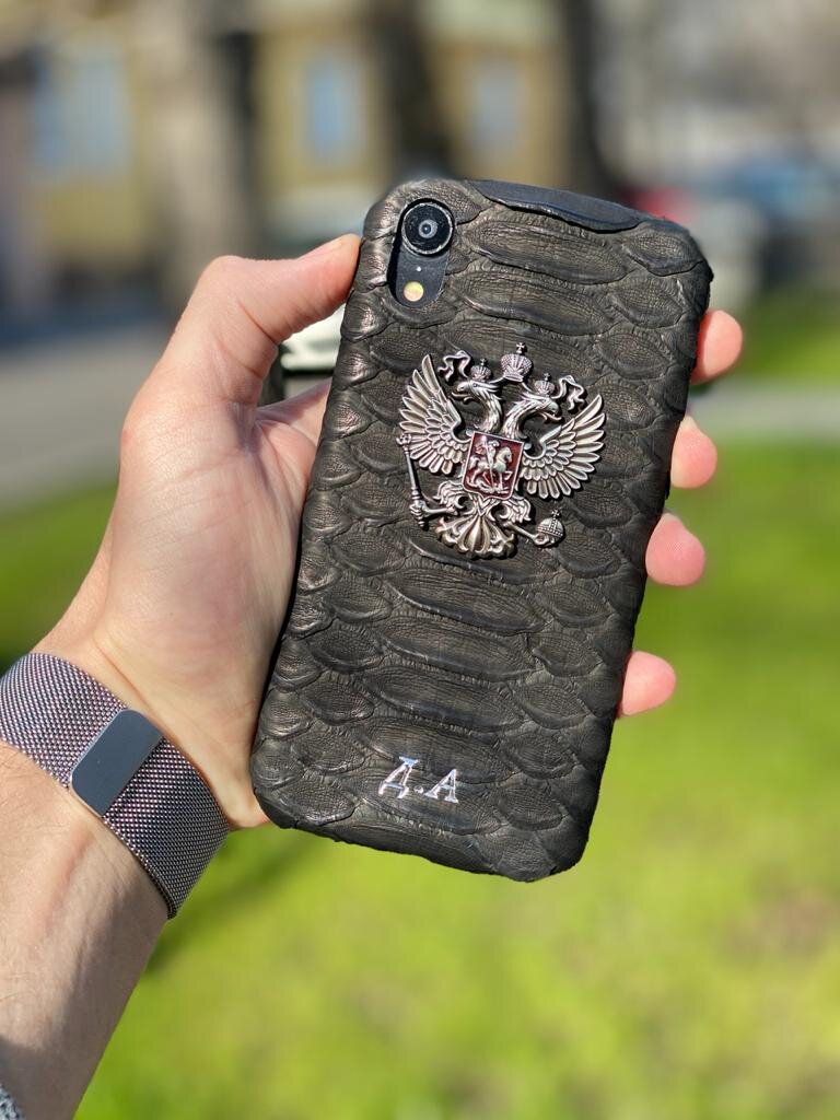 Кожаный, чёрный чехол с гербом России, инициалами для  iPhone XS