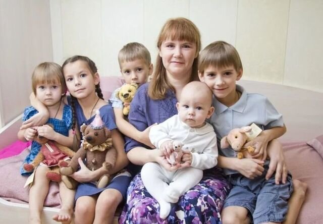 Сначала понарожают, а потом клянчат!