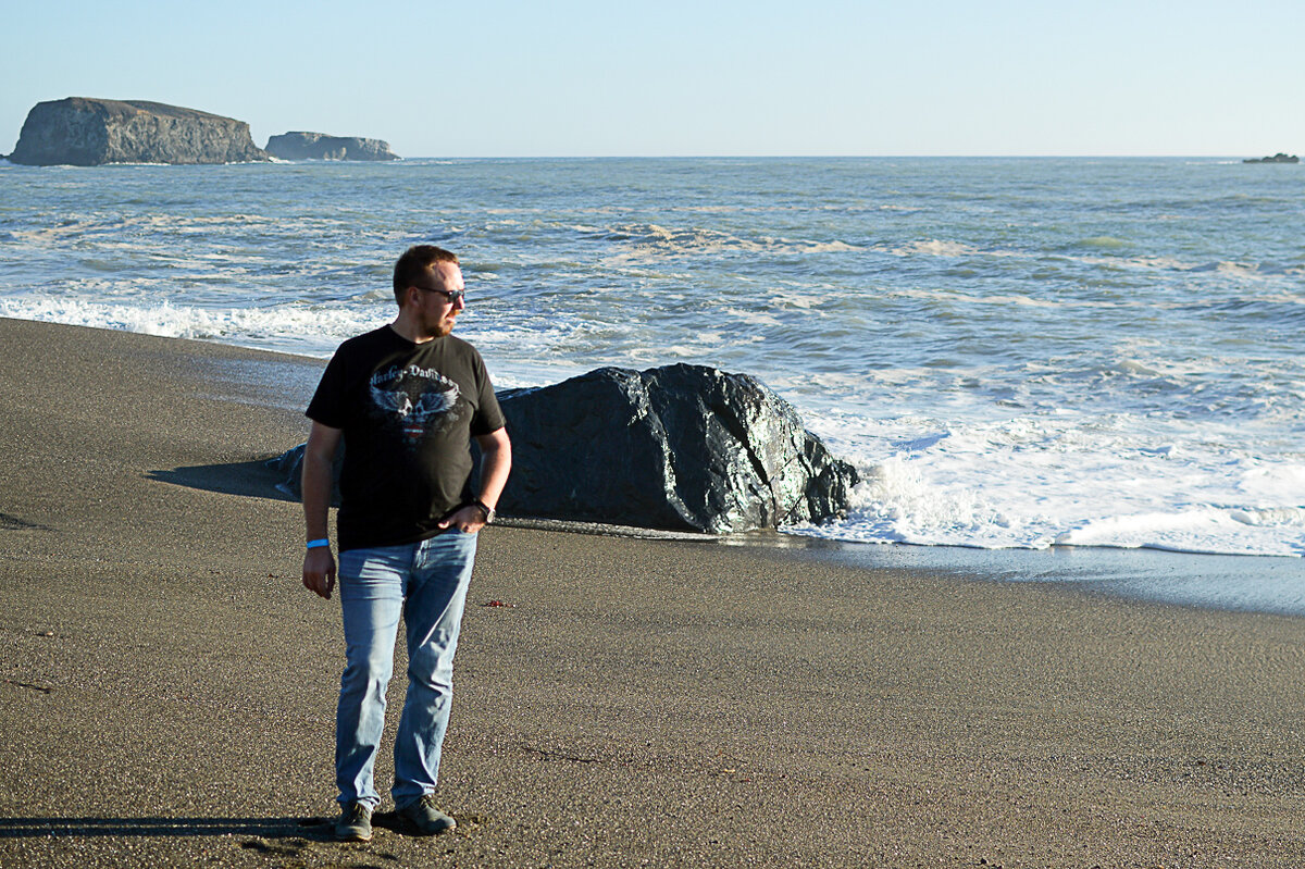 Александр Молодин, президент фонда "Наследие" и член комитета по историческому наследию при Координационном совете организаций российских соотечественников (КСОРС) США