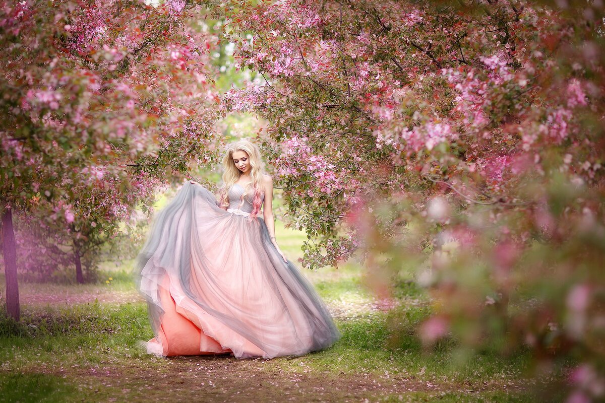 Красивая девушка с просторов интернета. Знаете автора? Напишите мне) 