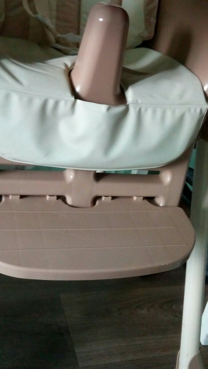 стульчик с несъемным  паховым разделителем для ножек