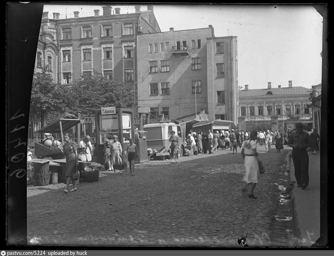 Большой Овчинниковский переулок от Пятницкой улицы, 1935 - 1940 г.