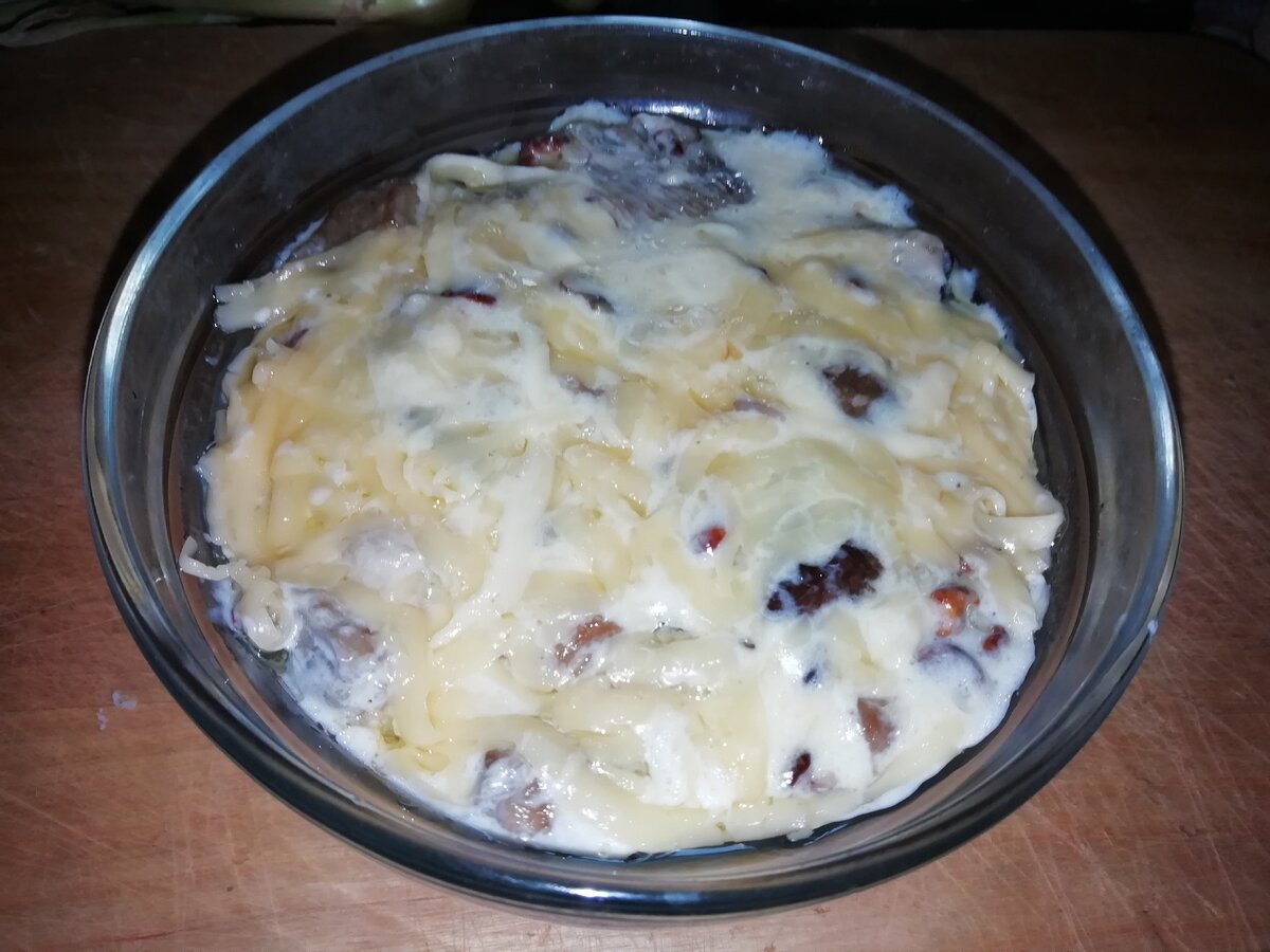 Жульен с лесными грибами.