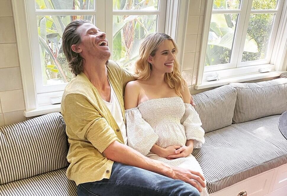 Эмма Роберс со своим парнем Гарретом Хэтлундом