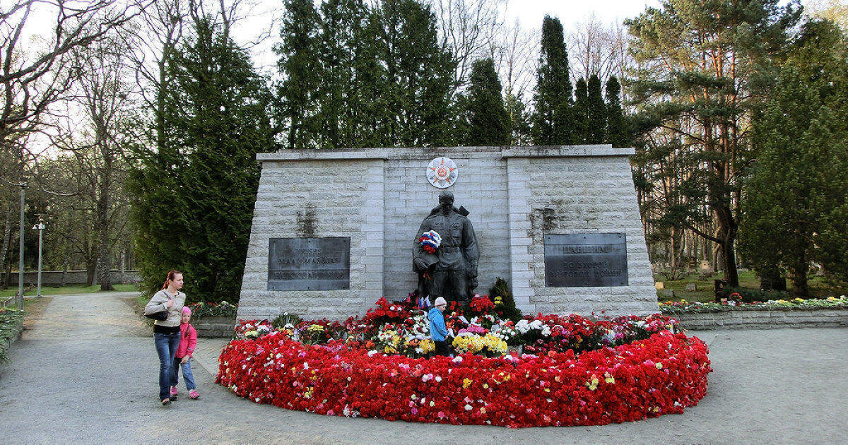 Памятник солдатам в эстонии