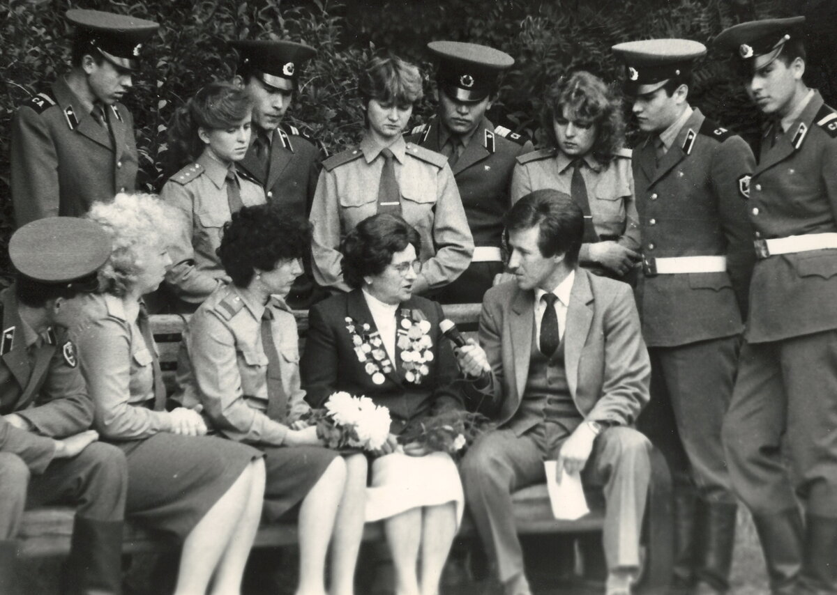 Автор во время записи интервью для программы "Слава Солдатская", 1985 г.