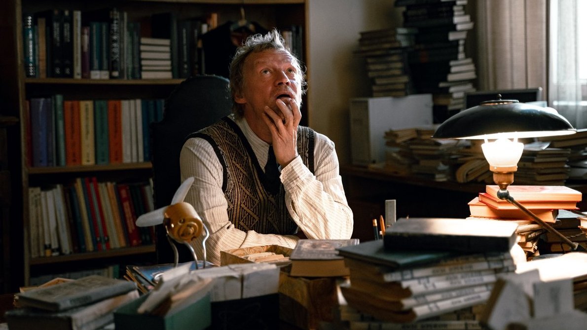 Алексей Серебряков в роли Плюшкина в сериале "Мёртвые души" (2020).