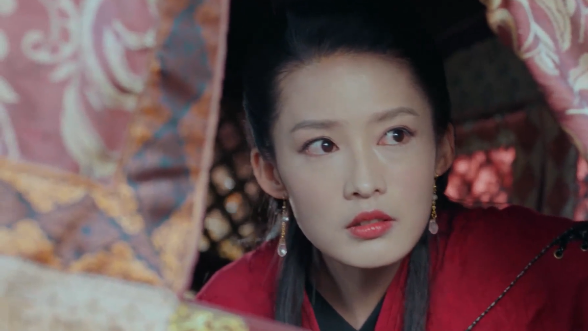 На самом деле, можно было бы сократить серий 20 и сделать более динамично. Ли Цинь в роли Ма Чжайсин.