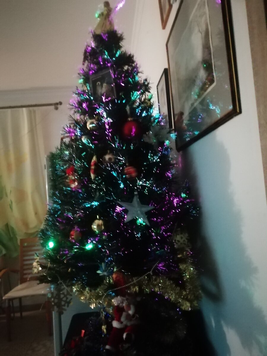 очень красивая ёлка