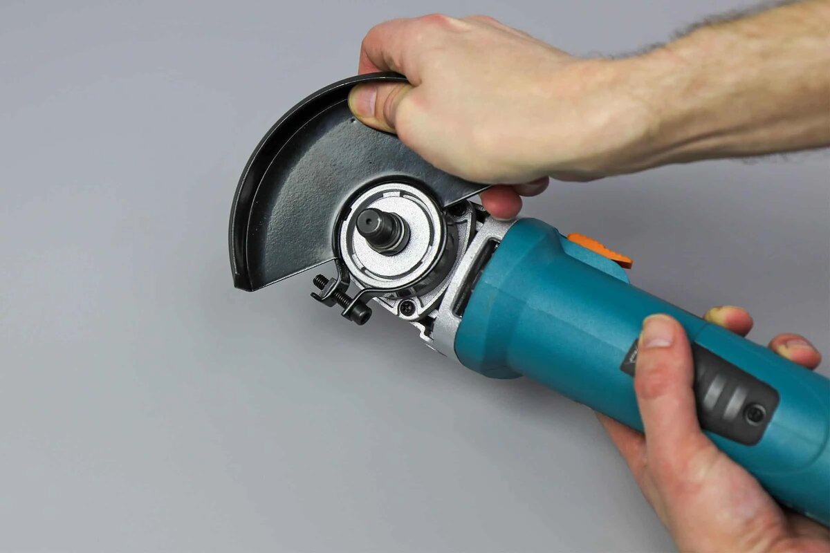 Ушм bosch gws 1400. Угловая шлифовальная машина обзор. 00. Угловая шлифмашина makita 9565 hz. Мини болгарка ушм skrab 56001.