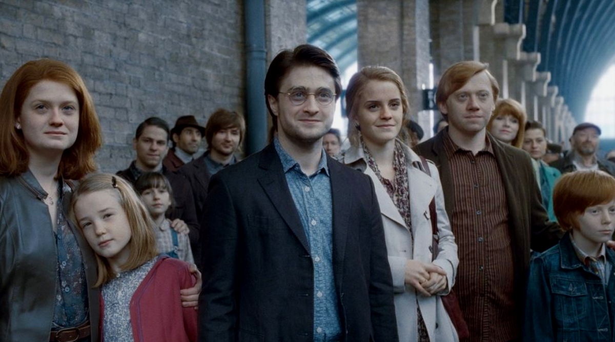 Семья Гарри и Рона провожают детей в Хогвартс