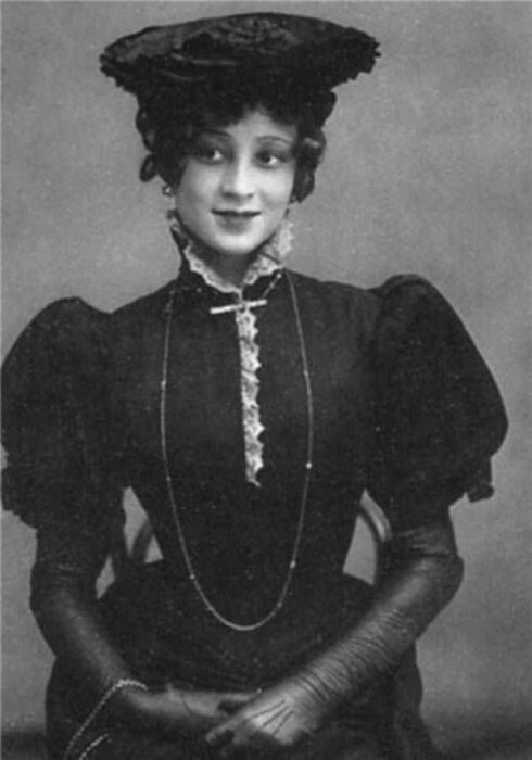 Юная Ангелина Степанова
