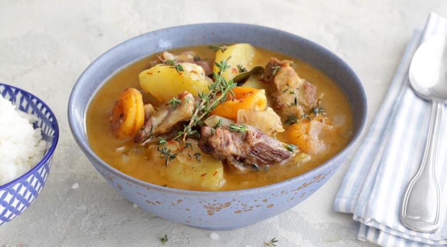 Больше рецептов сытных зимних супов см. на www.gastronom.ru