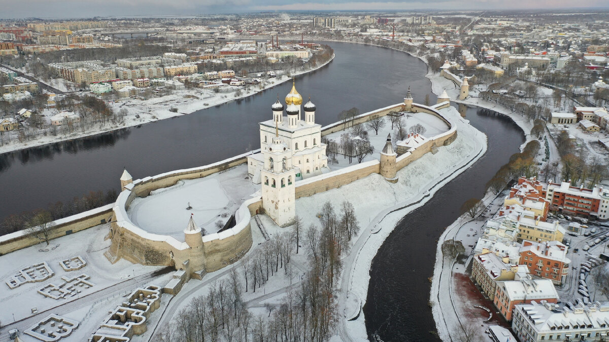 Псков. Псковский кремль. Скопировано с Яндекс
