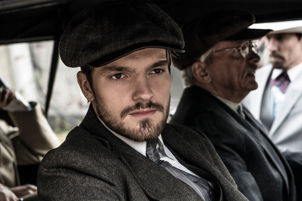 Театральная премьера фильма. Премьеры следующей недели. Стрельцов актеры и роли 2020. Постеры фильмов россия. Премьеры в кинотеатрах.