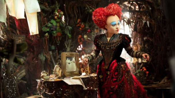 Красная королева в "Алиса в Зазеркалье". https://peopletalk.ru/