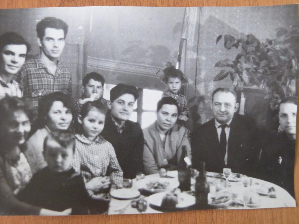 Фото из семейного архива Новожиловых и Аксеновых, Верхняя Пышма, примерно 1970-е годы