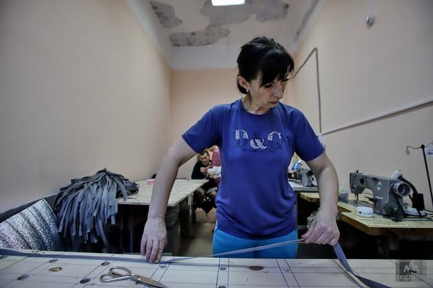    На одни носилки необходимо 34,03 метра стропы Денис Абрамов © ИА REGNUM